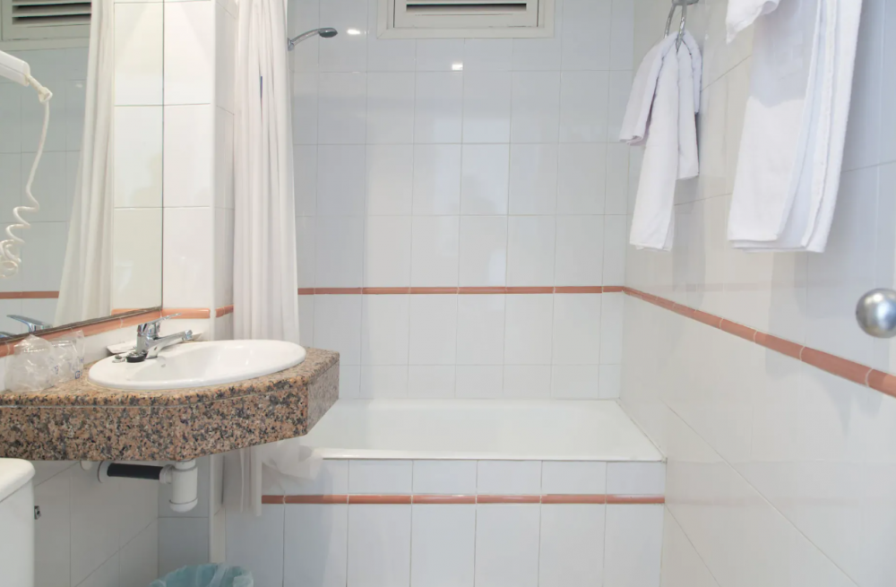 Standard Double Room, GHT Balmes Apartments & Splash (Calella) 3*