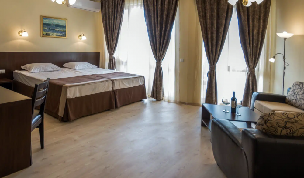 Family Junior Suite, Rome Palace Deluxe 4*