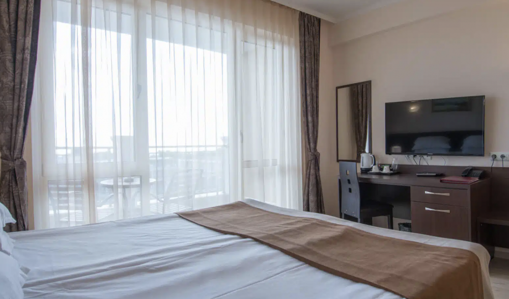 Double Standard, Rome Palace Deluxe 4*