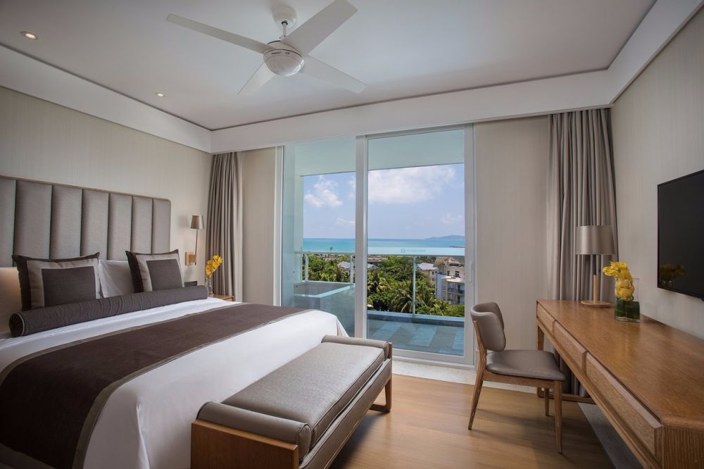 Deluxe/Deluxe Twin Beds Suite Ocean View, Wyndham Sanya Bay 5*