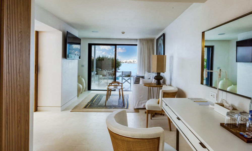 GRAND SUITE FRONT SEA VIEW PRIVATE HEATED POOL, The Island Concept 5*