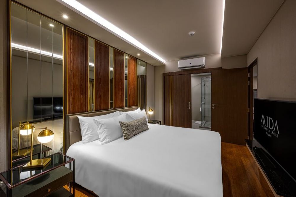 Grande 2 Bedroom Suite/ OV, Mida Grande Resort Phuket 5*