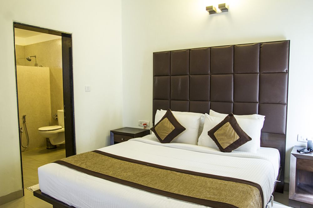 Deluxe AC, The Golden Suites & Spa 3*