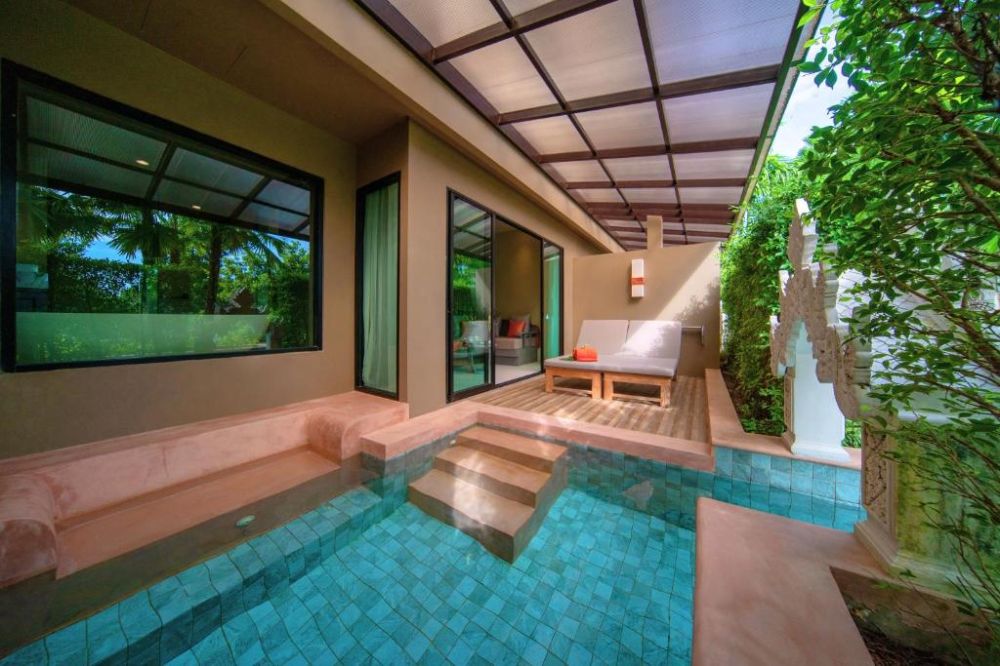 Deluxe Pool Access, Maikhao Palm Beach Resort 5*