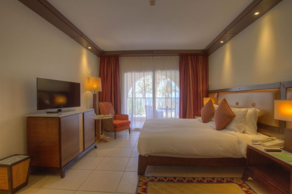 Sea Front One Bedroom Suite Lounge Access (ex. club suite), Grand Rotana Resort & Spa 5*
