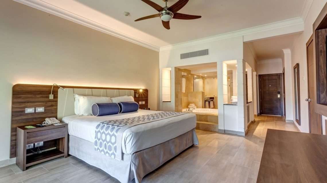 Luxury Presidential Jacuzzi One Bedroom Suite Diamond Club, Royalton Splash Punta Cana 5*
