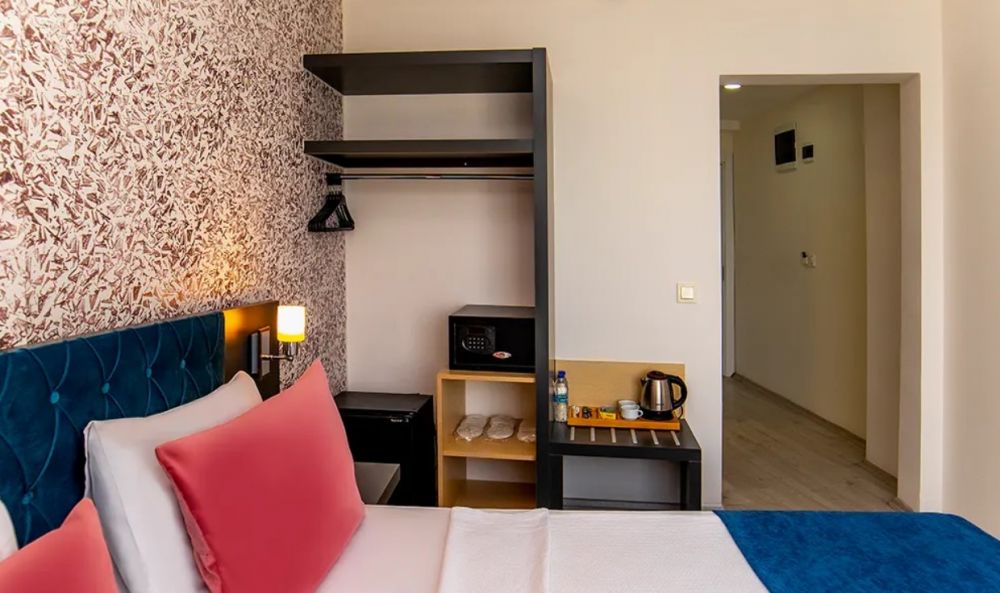 Standard, Jura Hotels Lara 4*