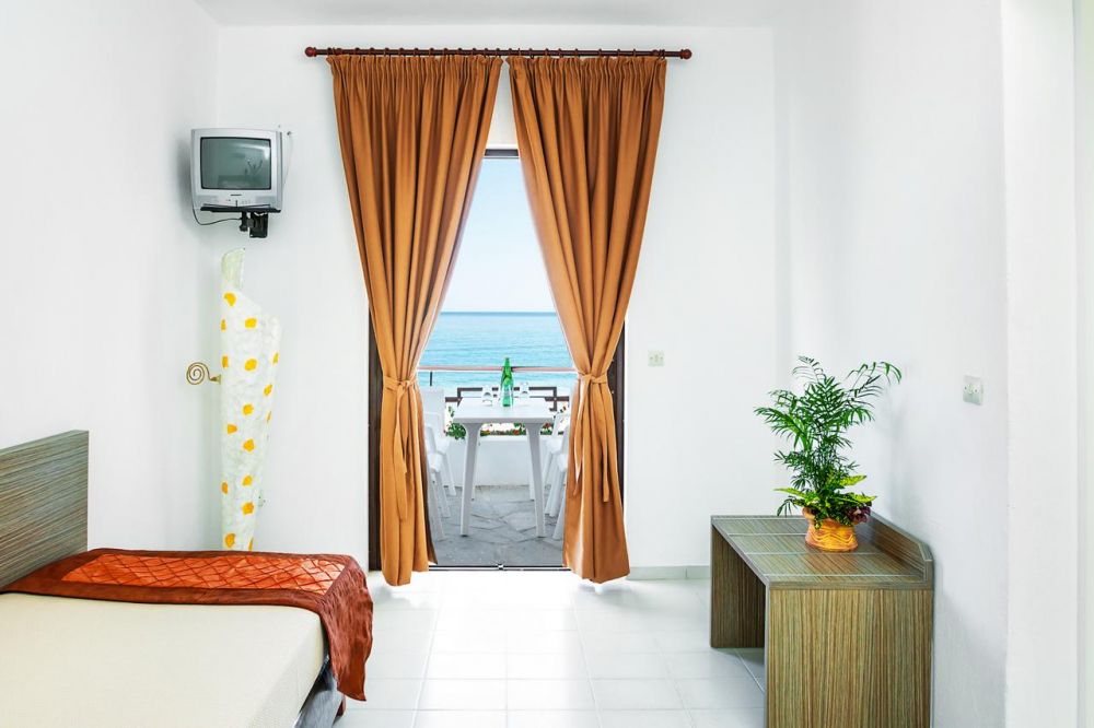 Family Room 1 Bedroom GV/ SV, Xenios Dolphin Beach Hotel 3*