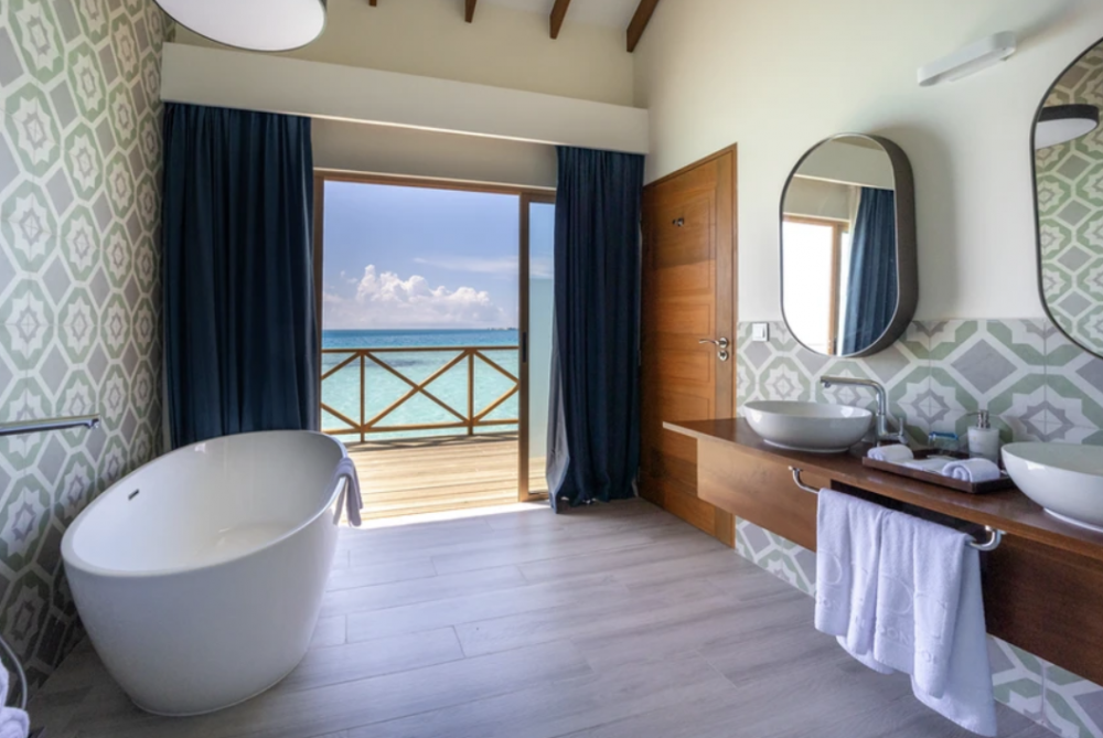 Lagoon Suite, Joy Island Maldives 5*