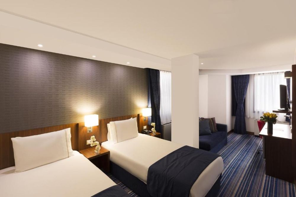 Deluxe Room Partly Bosphorus View, Taxim Express Hotel 4*