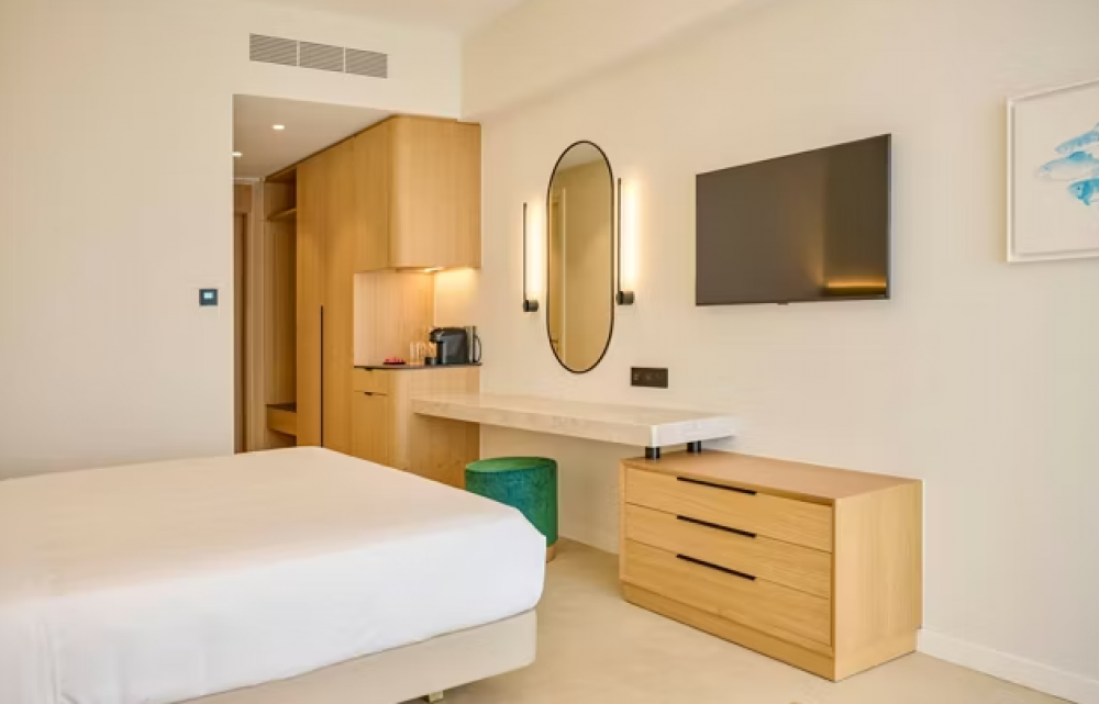 Deluxe room with Pool and Side Sea View, Sunrise Emerald 