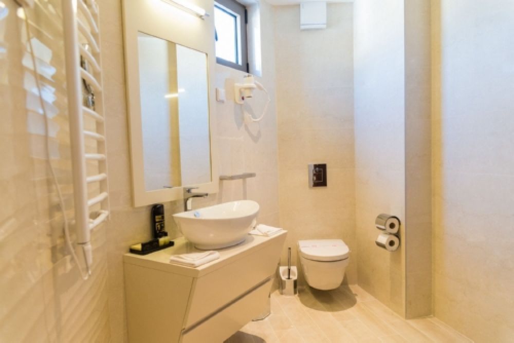 3 Bedroom Apartment Sea View, Kadmo Hotel 4*