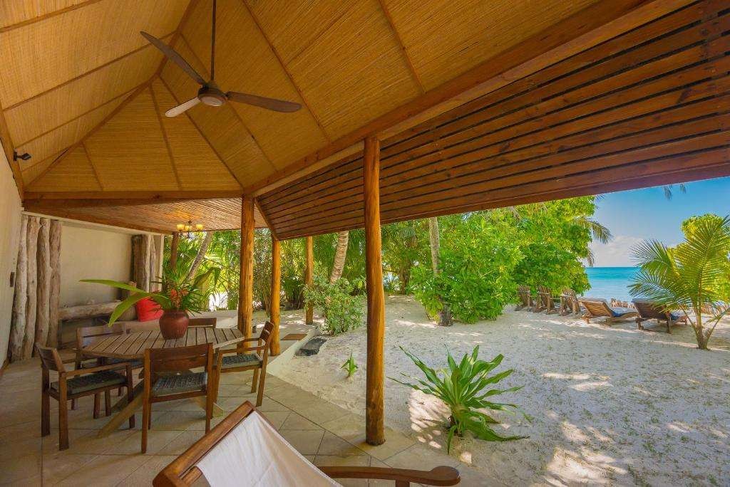 Deluxe Beach Cottage, Denis Private Island 5*