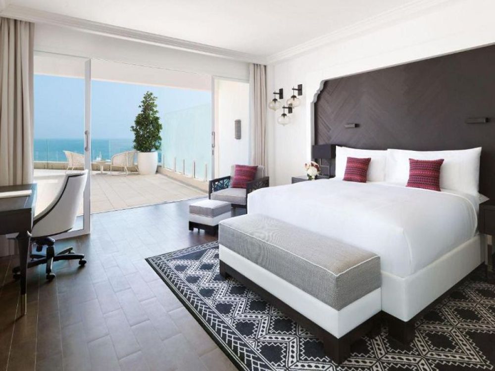 Signature Terrance Room, Fairmont Fujairah Beach Resort 5*