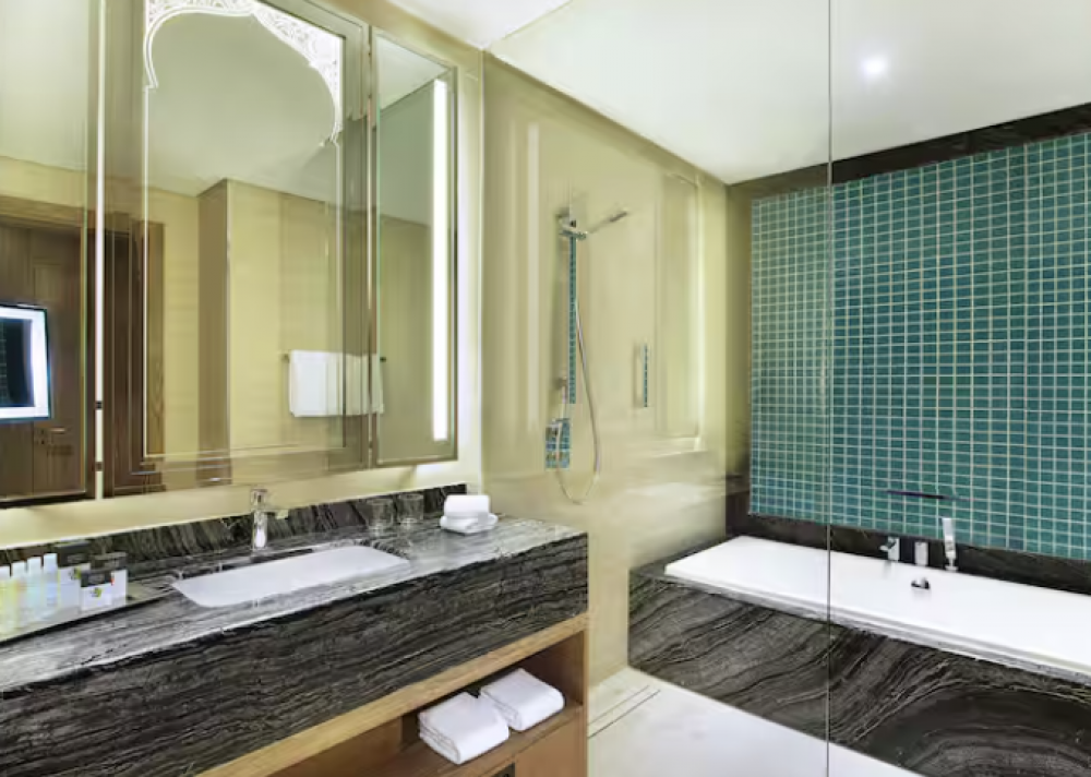 Bay Club Room With Sea View/ Beach Access, DoubleTree by Hilton Resort & SPA Marjan Island 5*