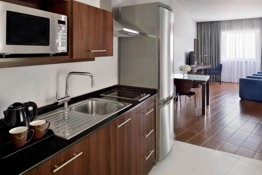 Deluxe Room, Movenpick Hotel Apartments Al Mamzar Dubai 5*