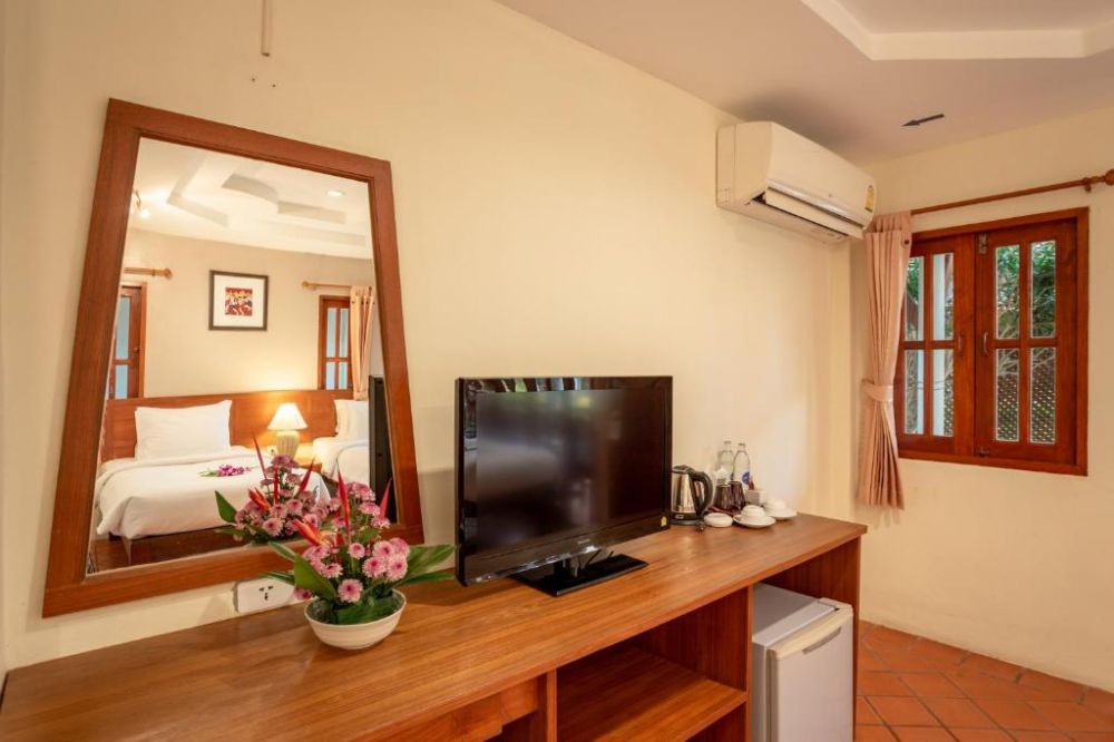 Deluxe Room, Bangtao Village Resort 3*
