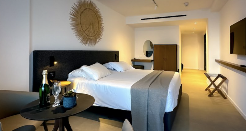 SIGNATURE SWIM UP ROOM, Tasia Maris Beach Hotel 4*