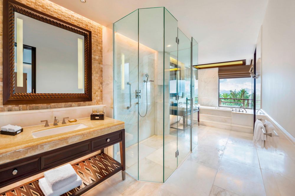 Lagoon Suite, The St. Regis Sanya Yalong Bay Resort 5*