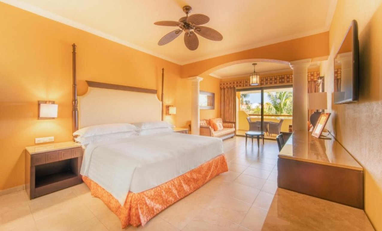 Junior Suite Premium Level Pool View/ Ocean Front, Barcelo Maya Palace 5*