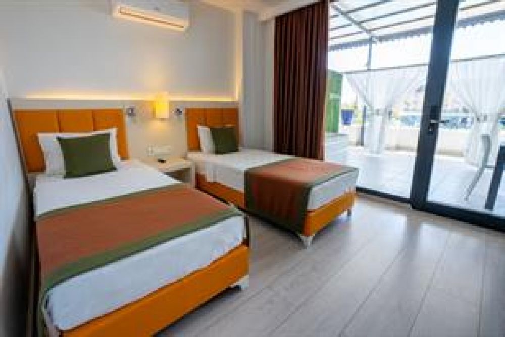 Superior family with jacuzzi, Club Aqua Plaza Hotel 5*