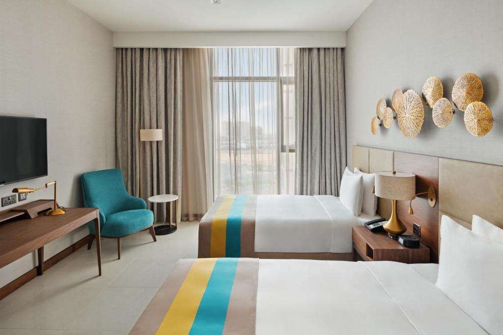 Deluxe Room, Holiday Inn Dubai Al Maktoum Airport 4*