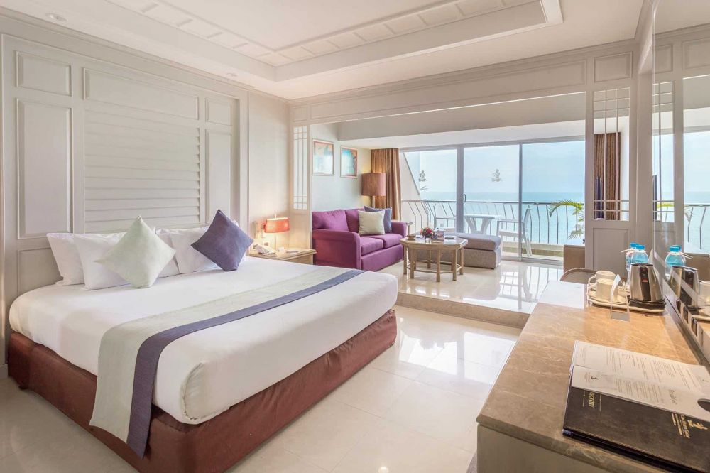 Mini Suite Plus Sunrise View/ Sea View, Royal Cliff Beach Hotel 5*