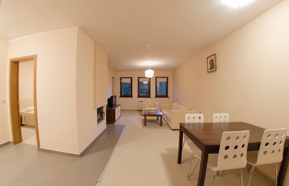 One Bedroom Apartment, Green Life Family Apartments 3*