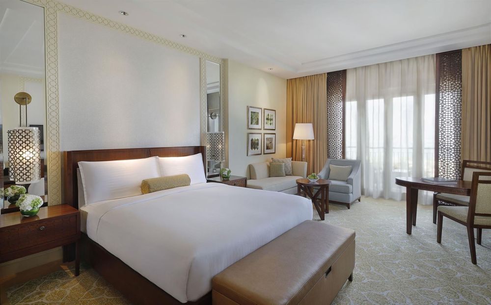 Deluxe Room, The Ritz Carlton Dubai Jumeirah 5*
