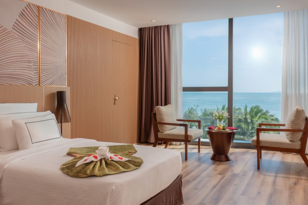 Premium Deluxe Beachfront, Star City Hotel & Condotel Beachfront Nha Trang 4+