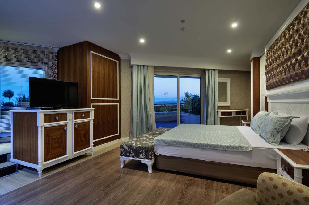Honeymoon Suite, Crystal Sunset Luxury Resort 5*