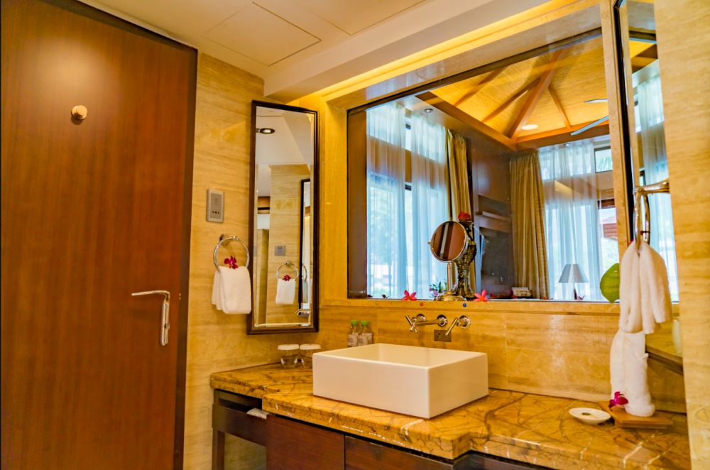 1-Bedroom Honeymoon Pool Villa, Grand Metropark Resort Sanya 5*