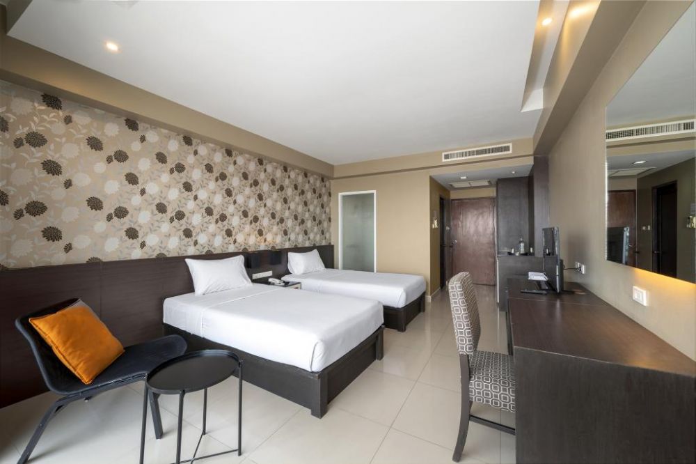 Deluxe Room, Welcome Plaza Hotel 3*