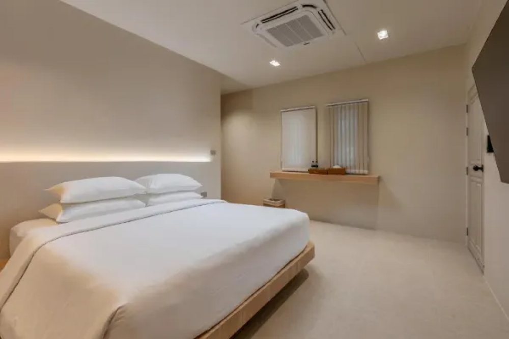 3 Bedroom Seaview Plunge Pool Villa, Amala Grand Bleu Resort 4*