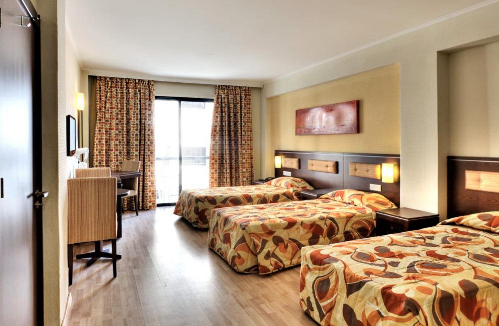 STANDARD TRIPLE ROOM, Livadhiotis City Hotel 3*