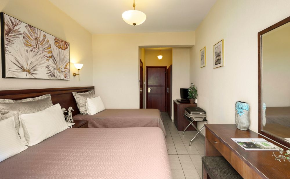 Standard Triple Room, Alkyonis Hotel 2*