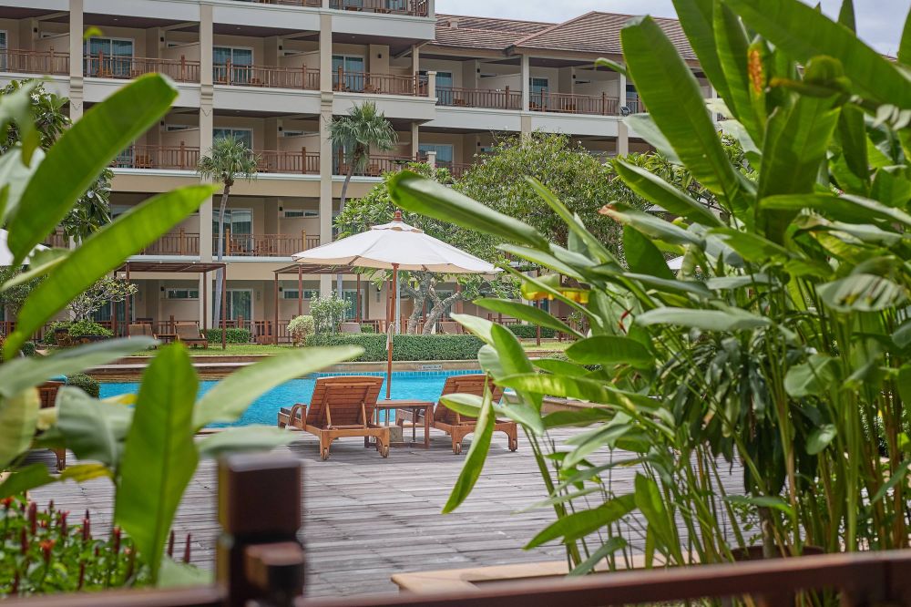 Deluxe Pool Access/Poolside Terrace | Double/Twin, The Heritage Pattaya Beach Resort 4*