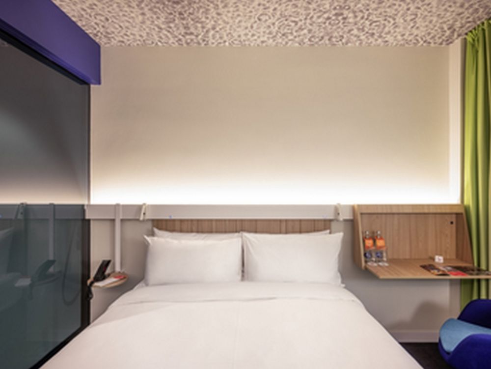 Budget Room (King Bed), Ibis Hotel 4*