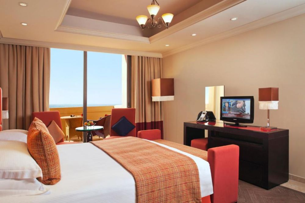 City View/ Sea View One Bedroom Suite, Arjaan By Rotana 4*