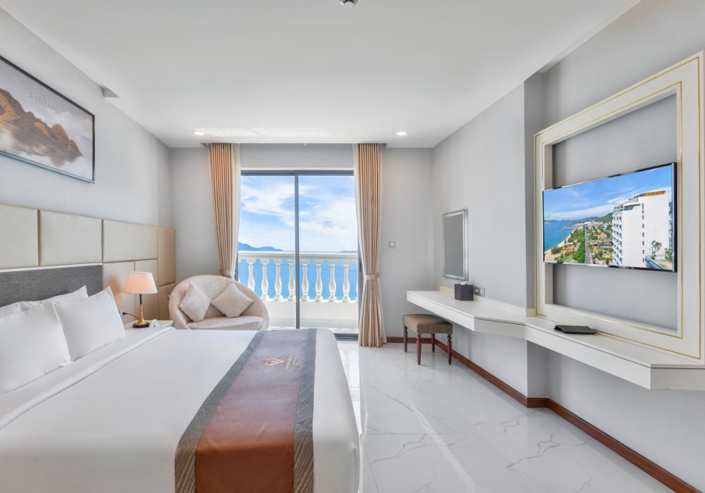 Imperial Suite with Balcony, Imperial Nha Trang Hotel 4*