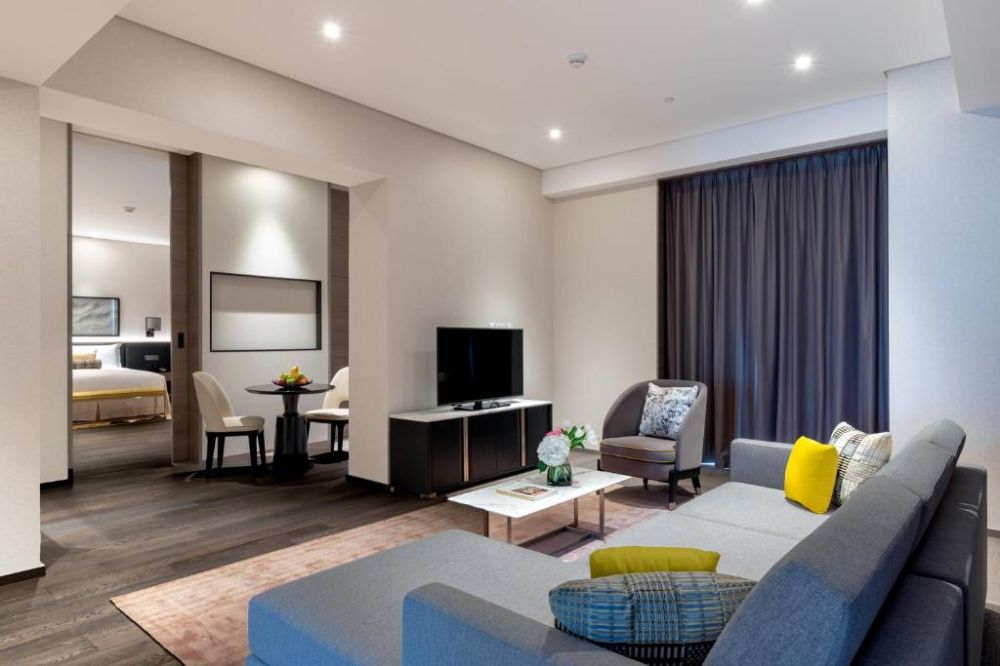 One Bedroom Luxury Suite, Taj Jumeirah Lake Tower 5*