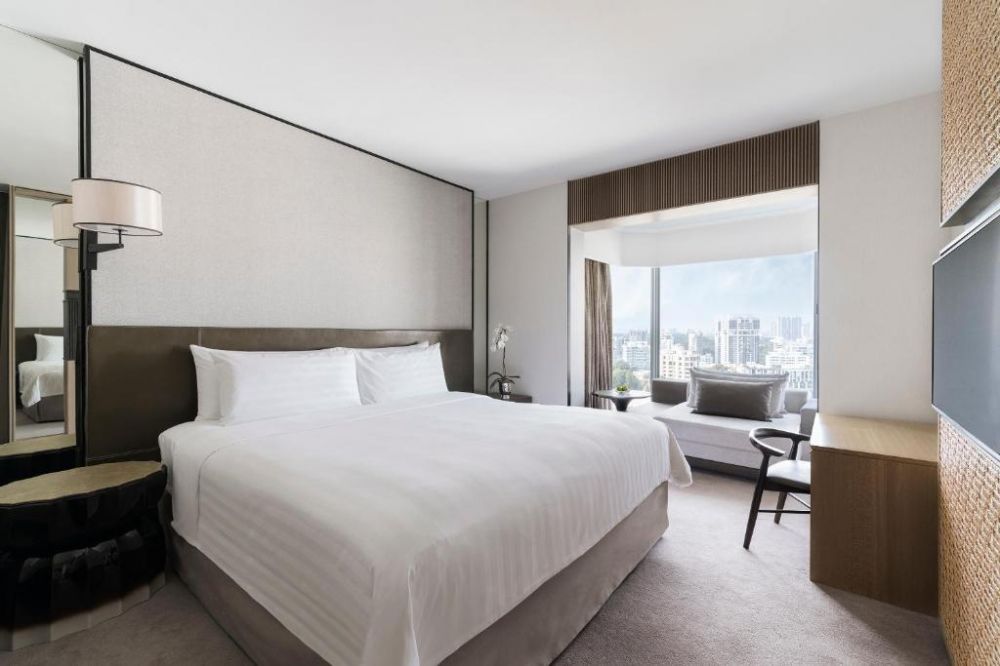 One Bedroom Suite (Tower Wing), Shangri-La Hotel Singapore 5*