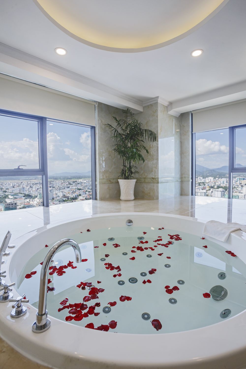 Presidential Suite, Muong Thanh Luxury Nha Trang 5*