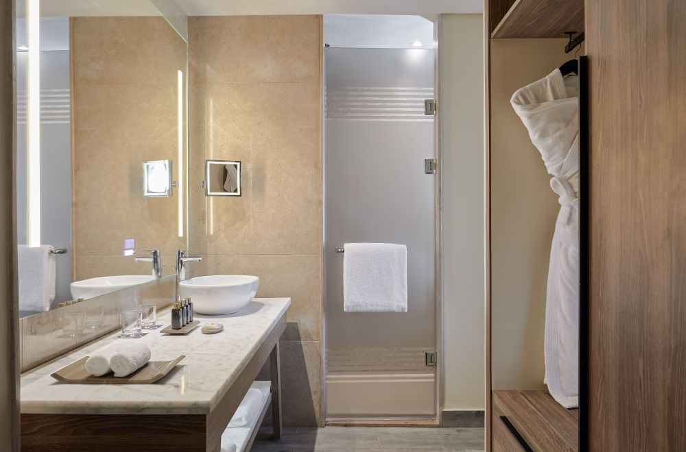 1 King Bed, Hyatt Regency Cairo West 5*
