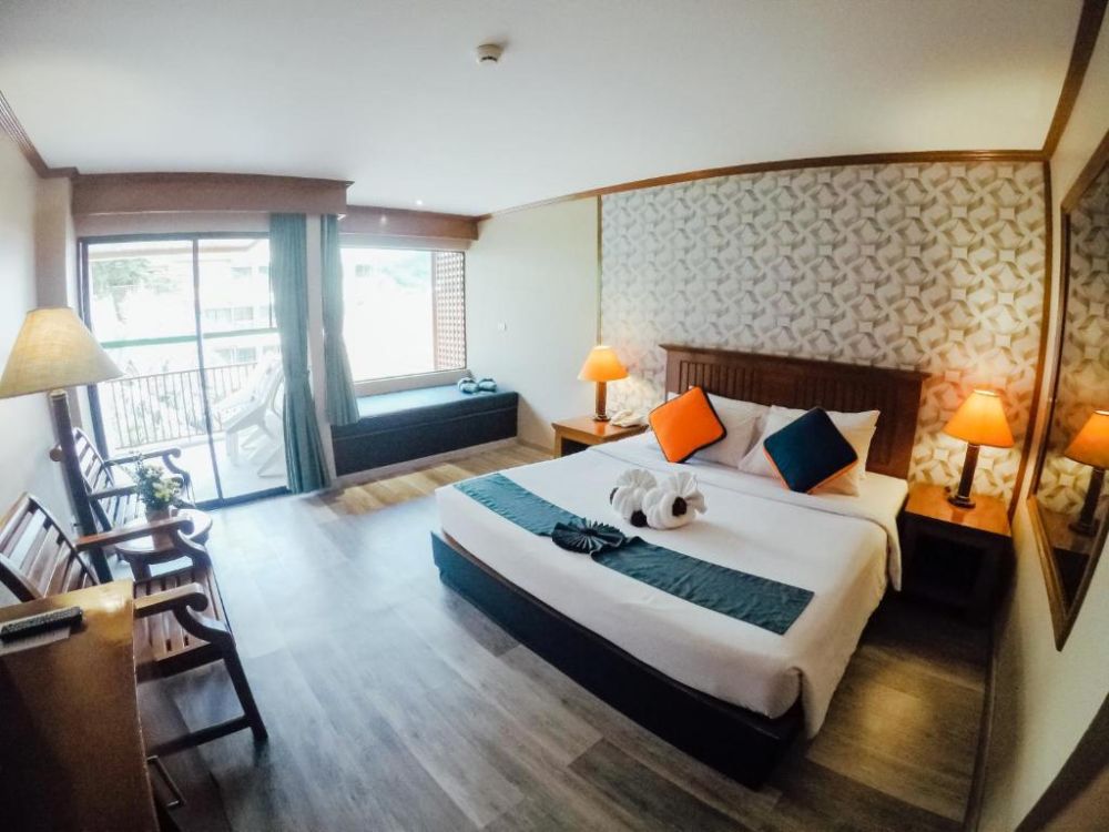 Deluxe Room, Baumanburi Hotel 3*