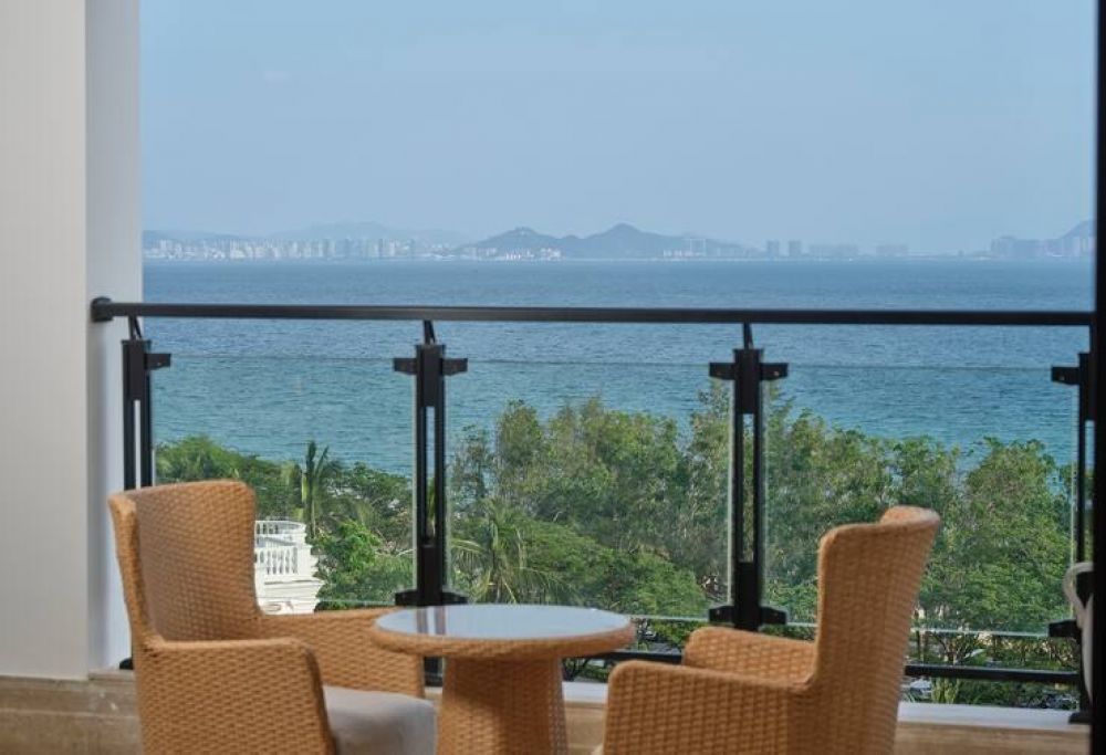 King Guest Room Sea View, DoubleTree by Hilton Sanya Bay 3*