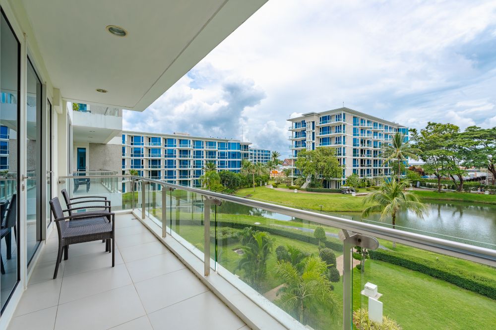 2 Bedroom Suite with Kitchen and Balcony, Splash Beach Resort Maikhao Phuket 5*