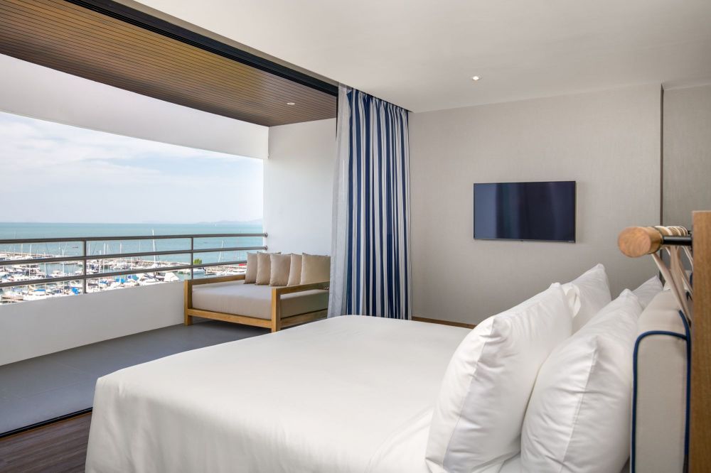 King Bed Marina Front Suite, Ocean Marina Jomtien 4*