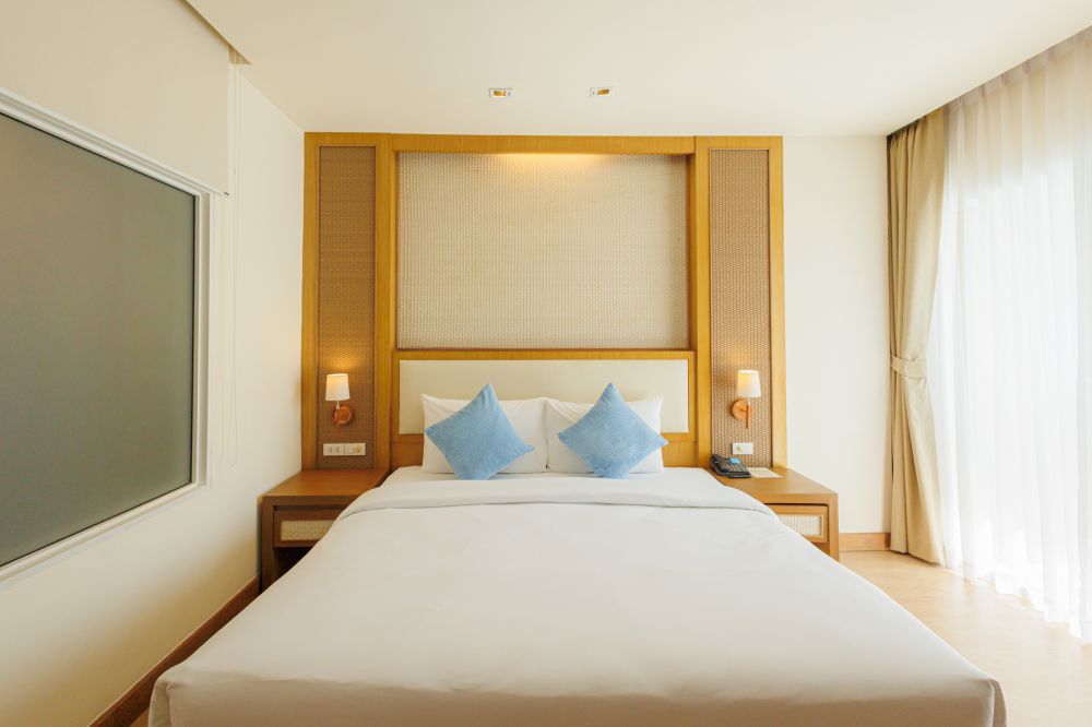 Deluxe City View Room, Ashlee Plaza Patong Hotel & Spa 3+