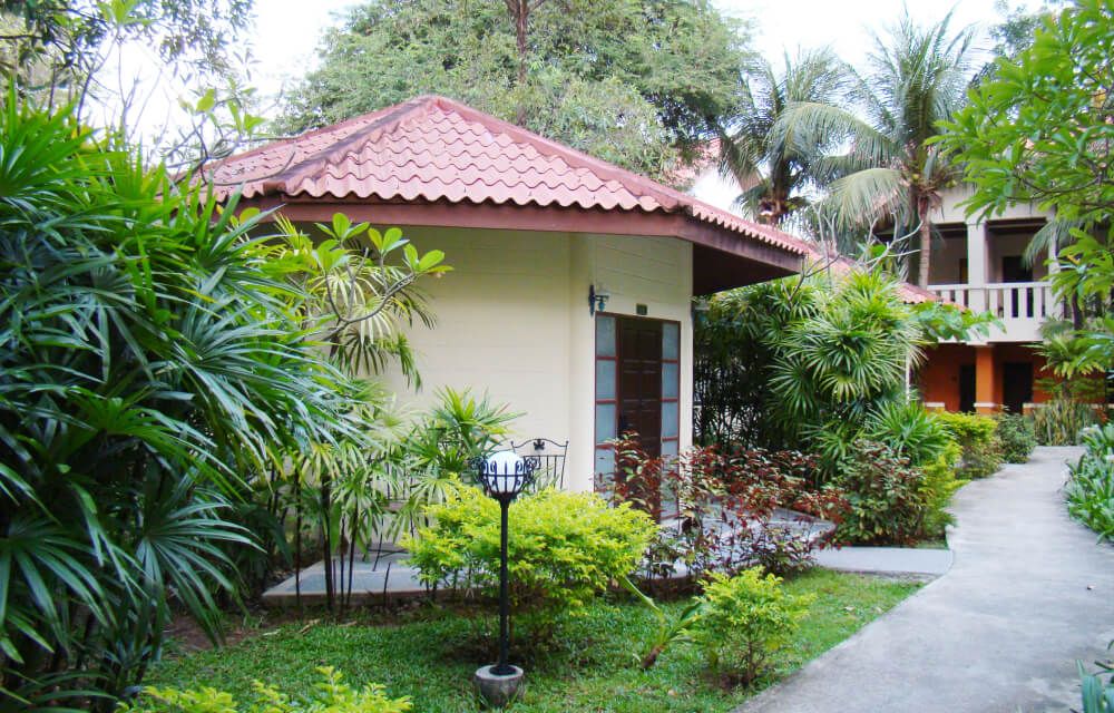 Cottage Room, Hua Ting Holiday Inn (ex. Patong Leelavadee Phuket) 4*